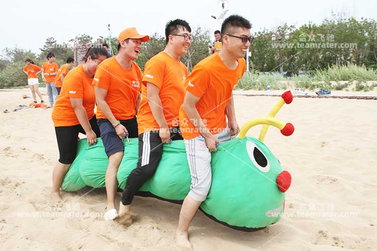 趣味運(yùn)動(dòng)會(huì)項(xiàng)目：毛毛蟲(chóng)競(jìng)速